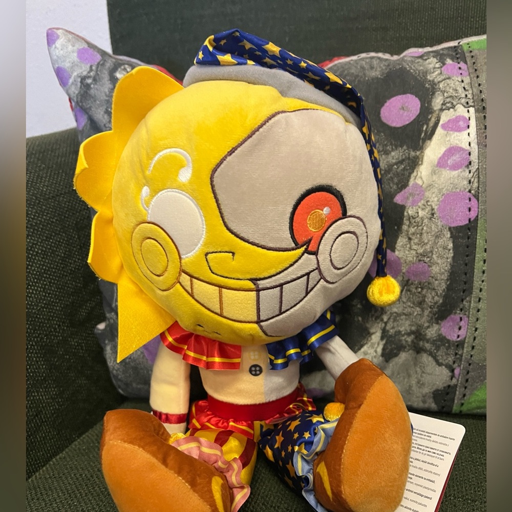 FNAF Security Breach Daycare Attendant Sun/Moon EXCLUSIVE 10" Funko Plushie
